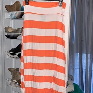 Orange and white maxi skirt 🧡🤍